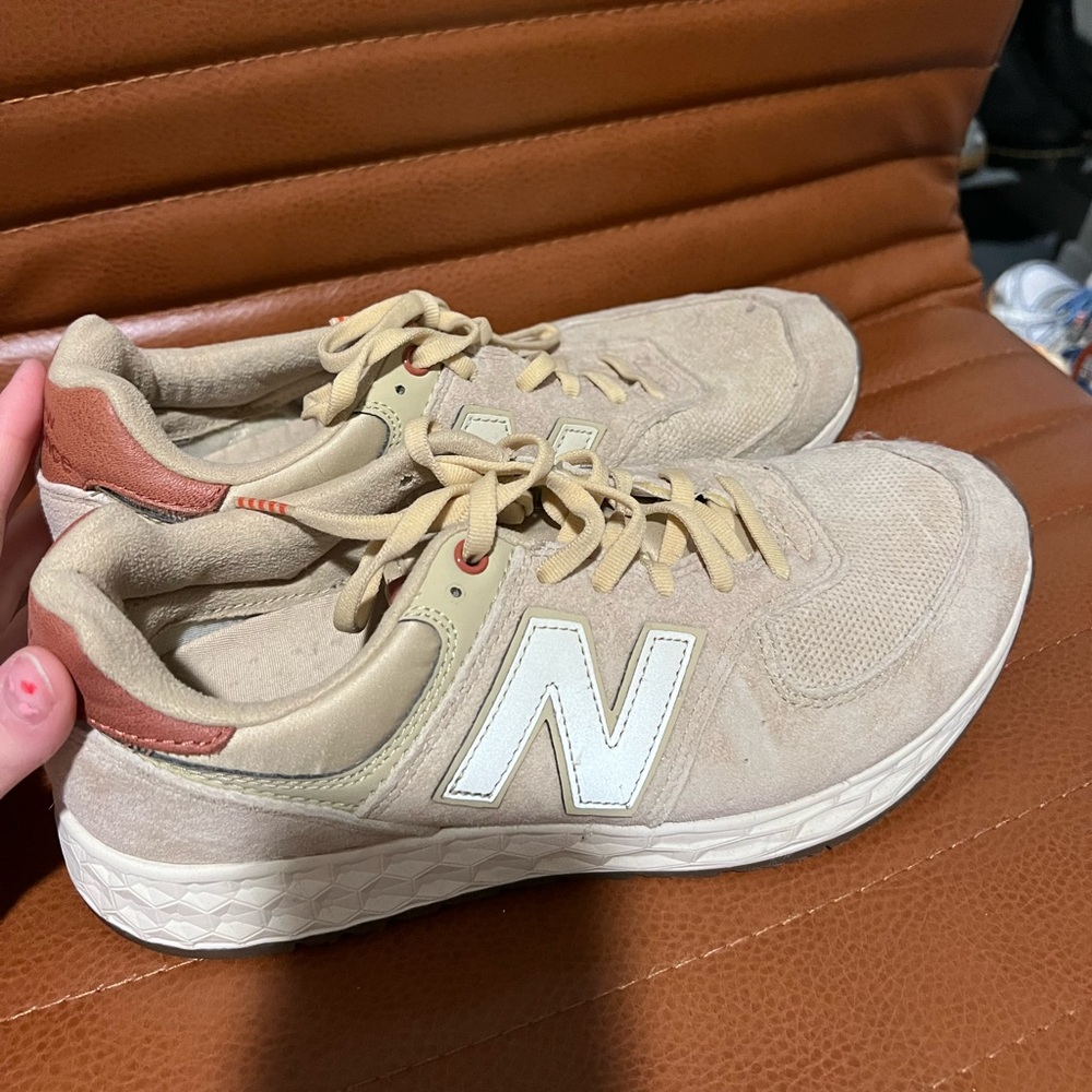 New Balance Tennis Shoes